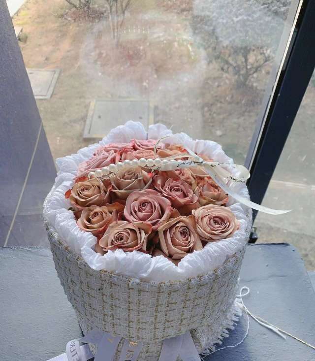 Bouquet di 19 Rose Cappuccino - Estetica Caffè real bouquet photo