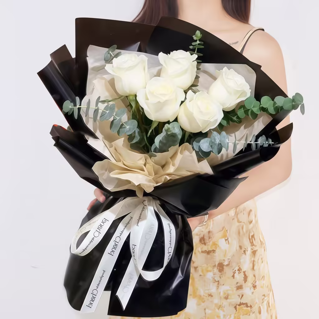 Custom flower arrangement for China delivery: Change red roses to white roses